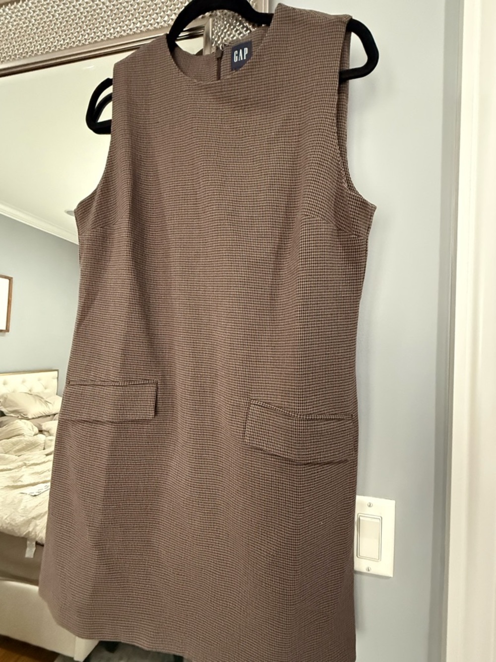 GAP Sleeveless Taupe Pocket Shift Dress